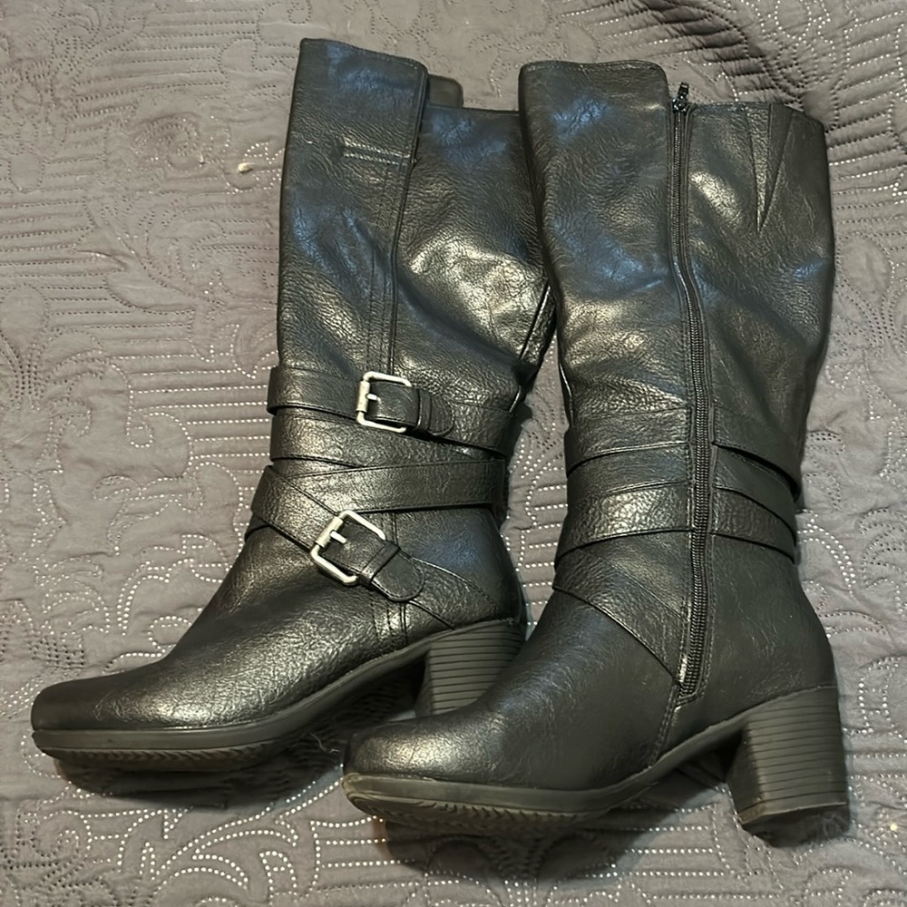 Black boots